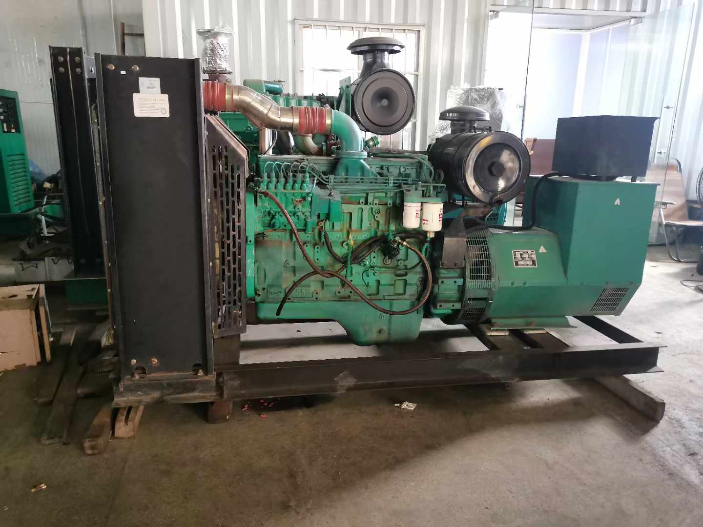 望江发电机租赁如何确定电缆的承载电流是否在安全范围内？